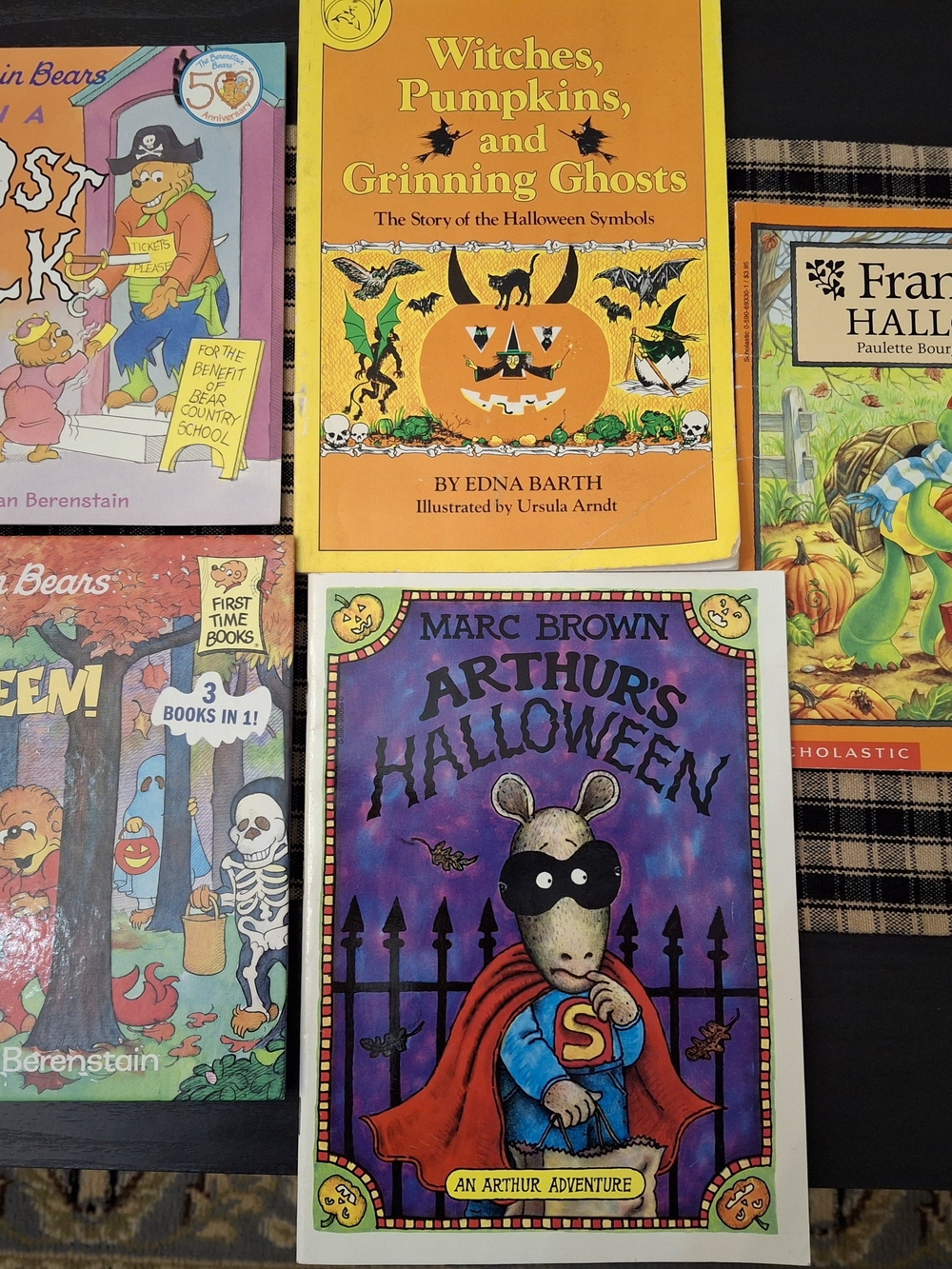 Kids Halloween Book Bundle Lot of 5 - Arthur Berenstain Bears